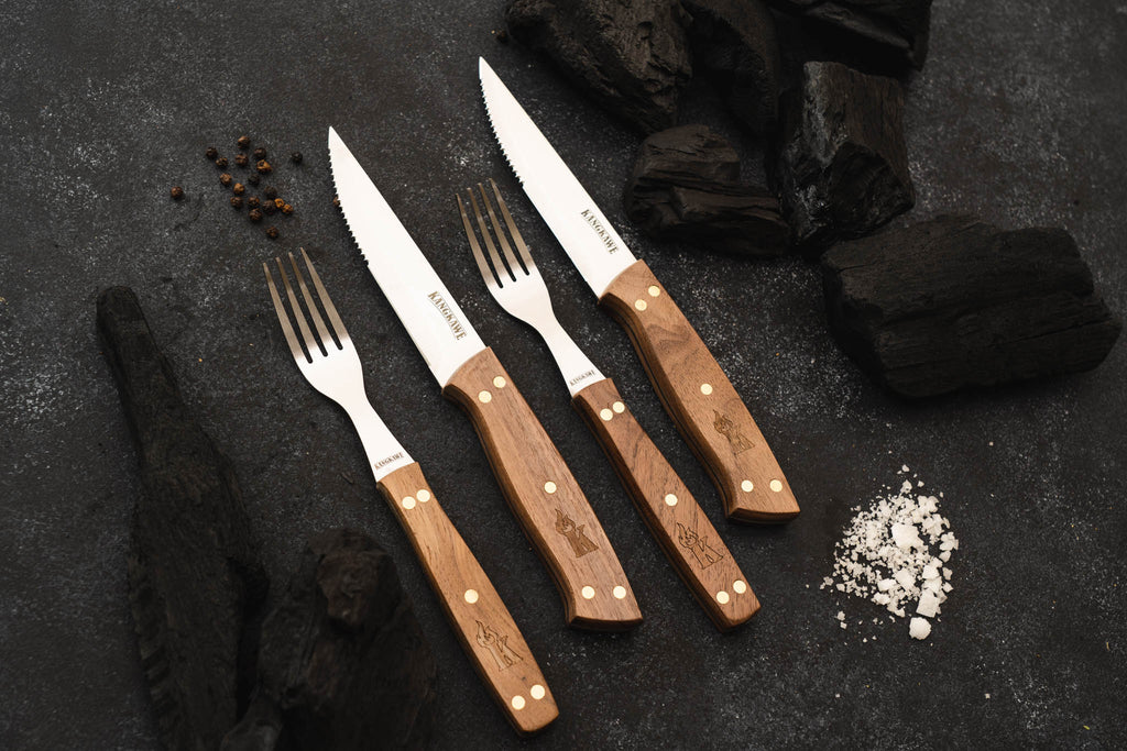 SET CUCHILLOS + TENEDORES X 4